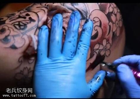 手臂达摩纹身图案视频