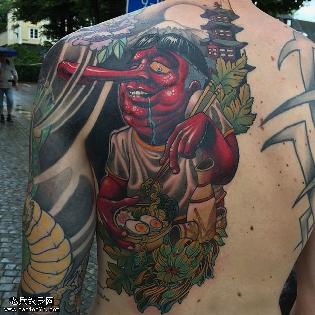 欧美经典的大鼻子纹身图案