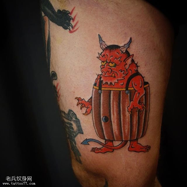 大腿的小龙纹身图案