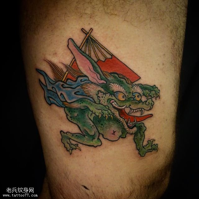 大腿的绿麒麟纹身图案