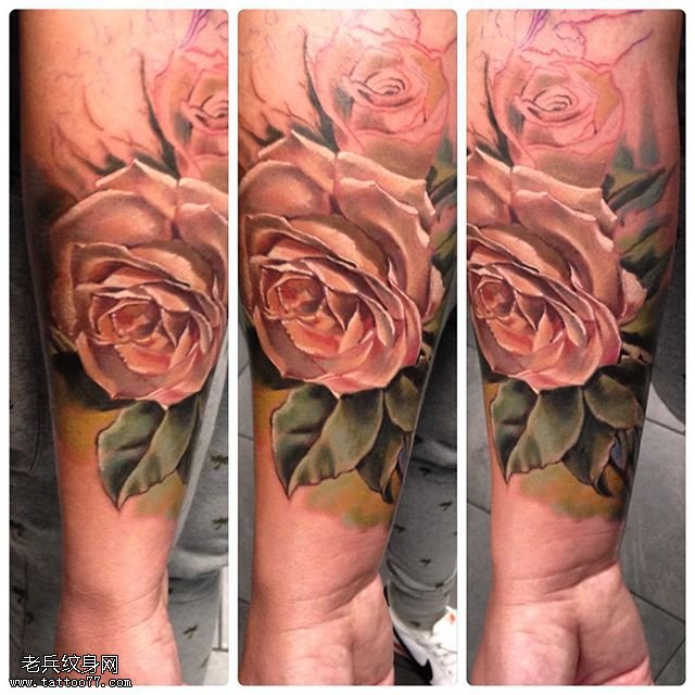 写实的玫瑰纹身图案