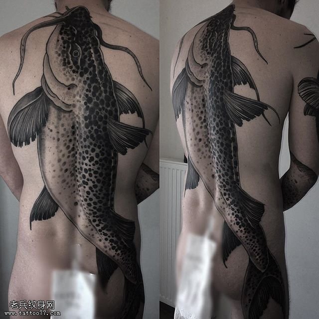 背部的大海鱼纹身图案