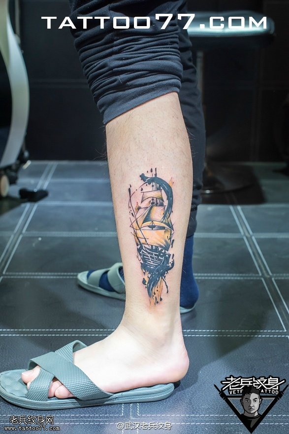 小腿帆船纹身图案作品