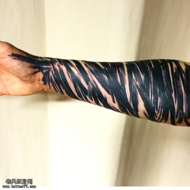 手臂的涂鸦纹身图案