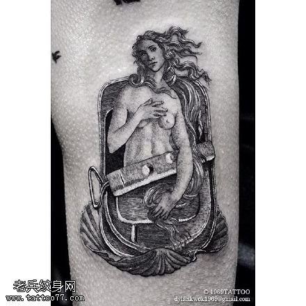 贝壳上的女人纹身图案