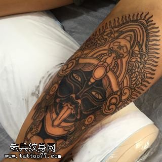 小腿点刺不动明王纹身图案
