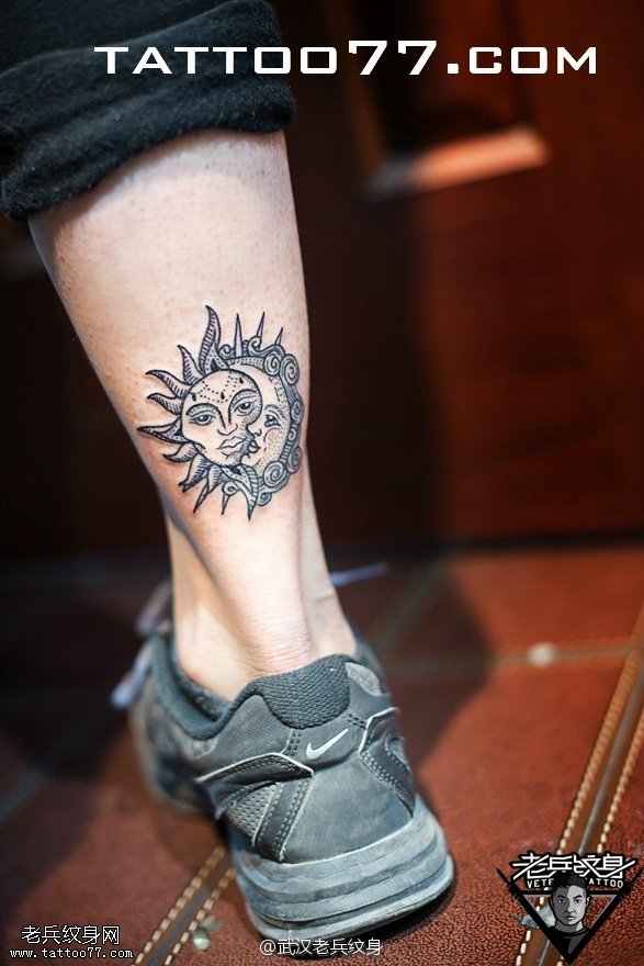 小腿太阳月亮纹身图案作品
