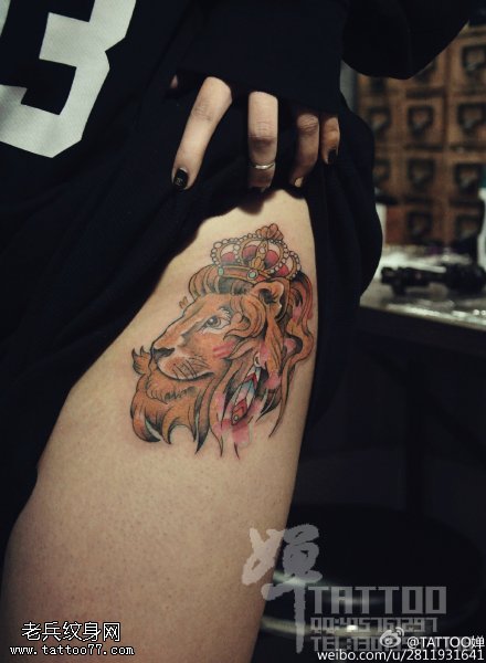 臀部的狮子纹身图案