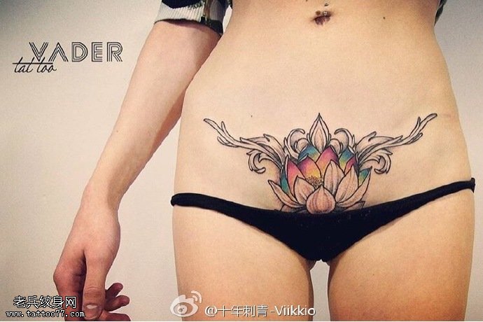 性感部位的莲花纹身图案