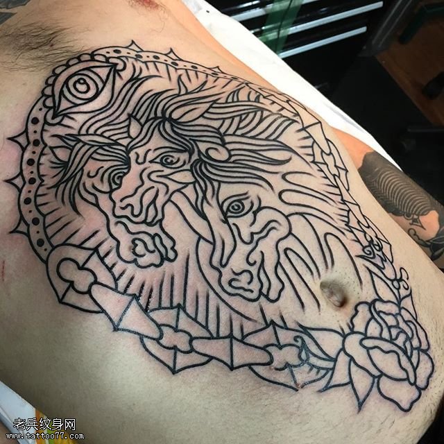 腹部线条马纹身图案