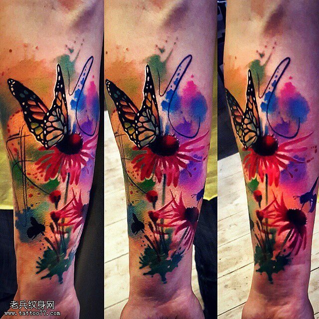 手臂水彩蝴蝶蜜蜂纹身图案