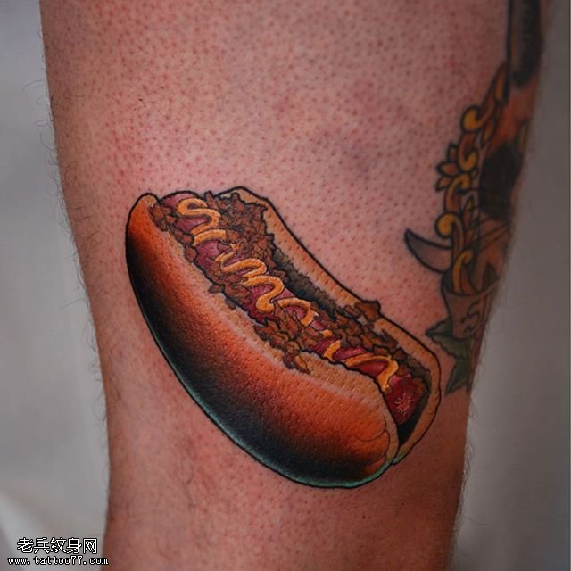 腿部的三明治纹身图案