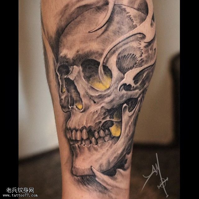 小腿上经典骷髅纹身图案