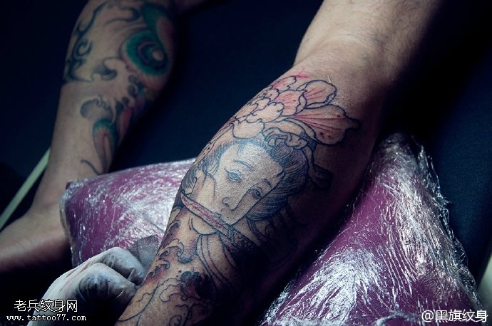 小腿经典线条古代美女纹身图案