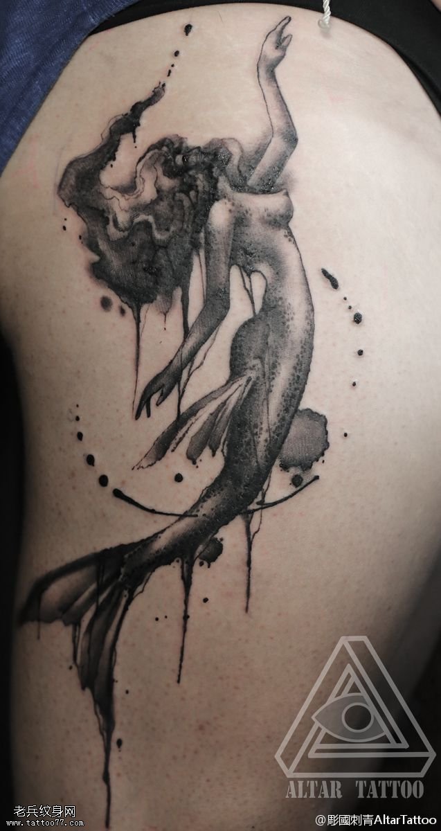大腿经典水墨美人鱼纹身图案