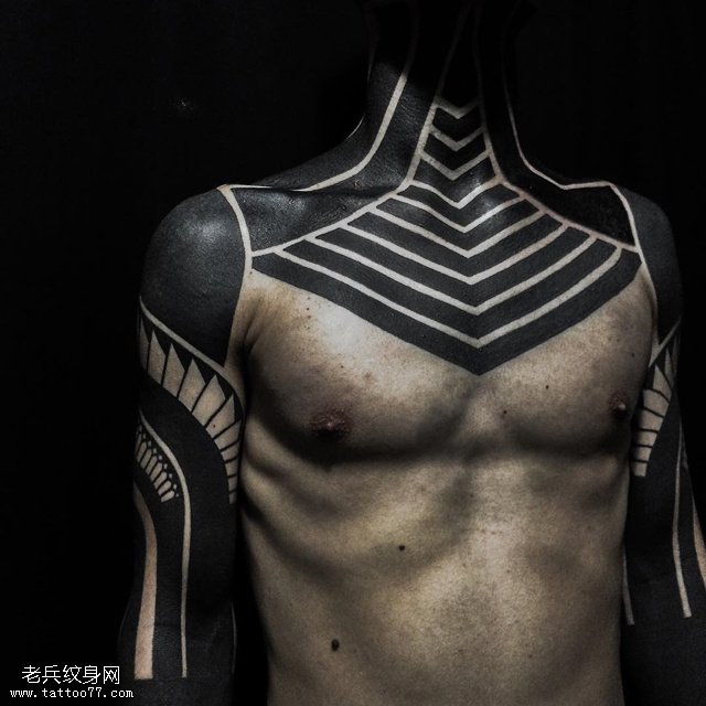肩膀经典传统图腾纹身图案
