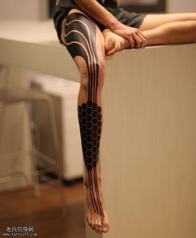 一条腿的经典图腾纹身图案