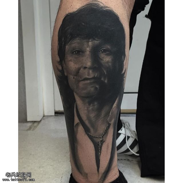 小腿上妈妈的照片纹身图案