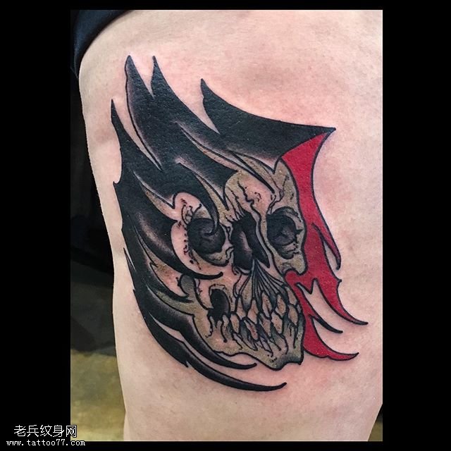 大腿经典的死神骷髅纹身图案