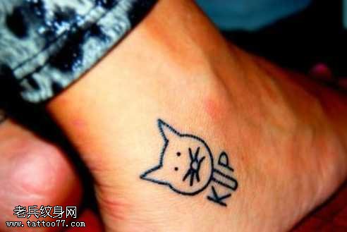 脚踝小猫纹身图案