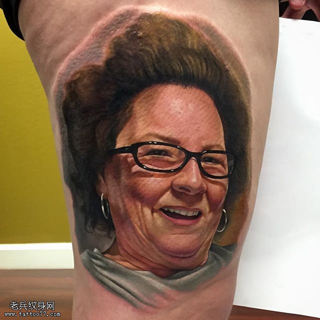 慈祥的妈妈纹身图案