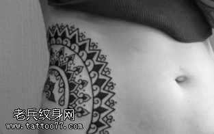 腰部创意图腾纹身图案