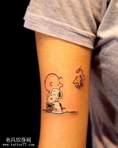 手臂可爱卡通彩色纹身图案