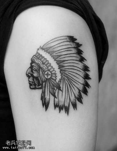 手臂黑白肖像印第安纹身图案