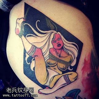 大腿背虐的女人纹身图案