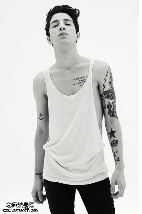 手臂欧美男人纹身图案