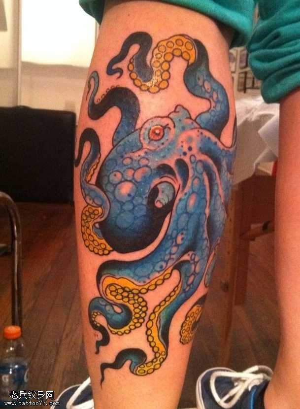 腿部霸气的章鱼纹身图案
