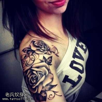 手臂花朵纹身图案