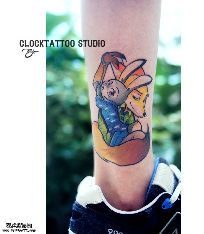 小腿的兔子狐狸纹身图案