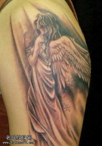 手臂小女孩天使纹身图案