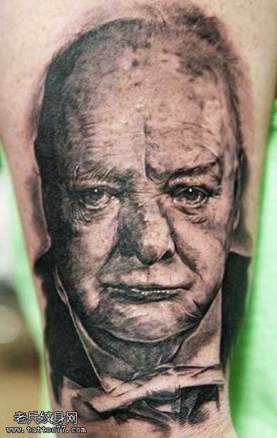 手臂逼真的肖像纹身图案