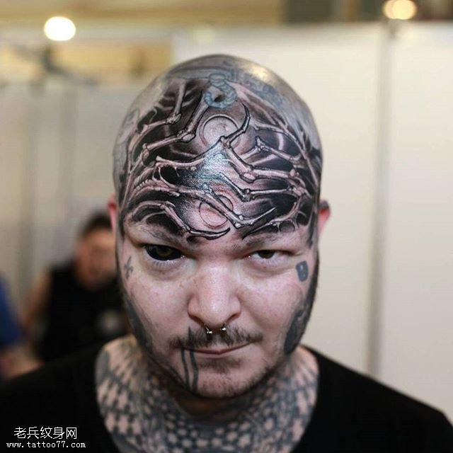 头部经典蜘蛛脚纹身图案