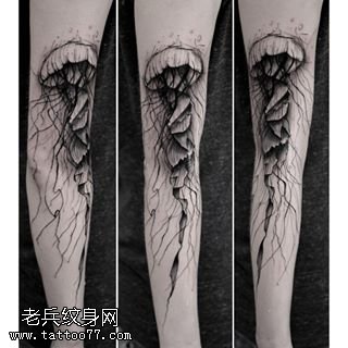 手臂黑灰线条水母纹身图案