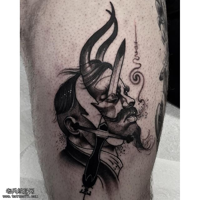 大腿人兽两面纹身图案
