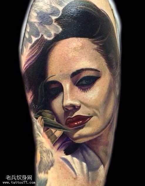 手臂美女头像纹身图案