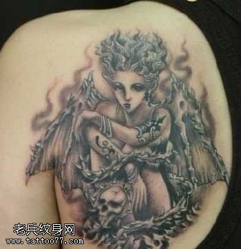 肩部骷髅和女天使纹身图案