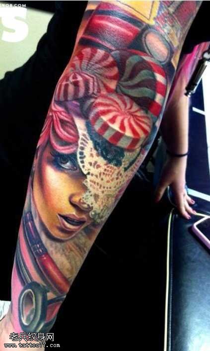 手臂棒棒糖美女纹身图案
