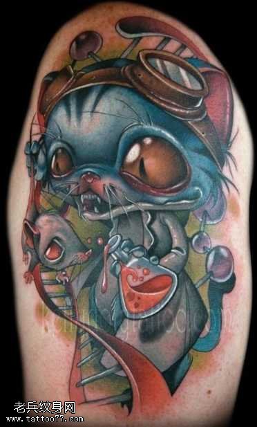 手臂诡异的猫纹身图案