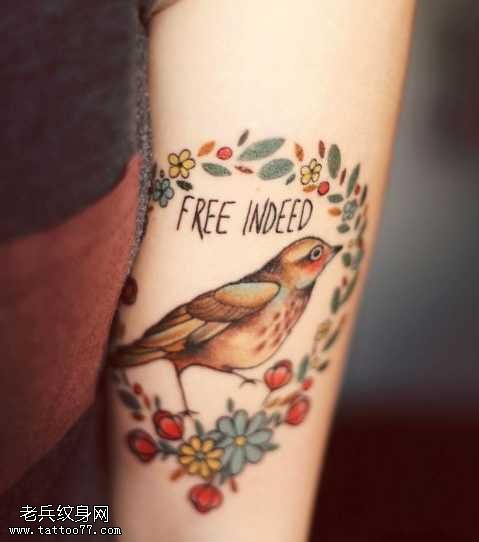 手腕时尚漂亮的纹身图案