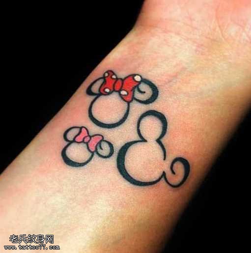 手腕好看的米奇纹身图案