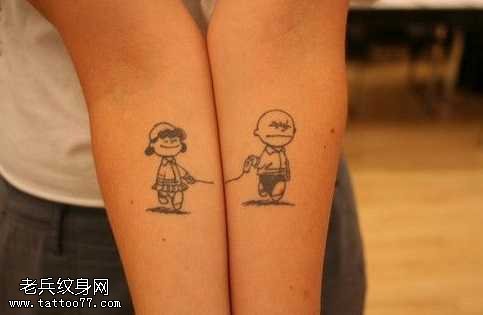 手臂可爱的人物纹身图案