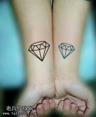 手腕漂亮简单的钻石纹身图案