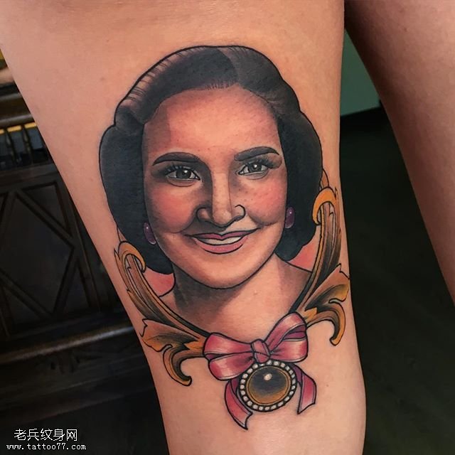 大腿和蔼的妈妈纹身图案