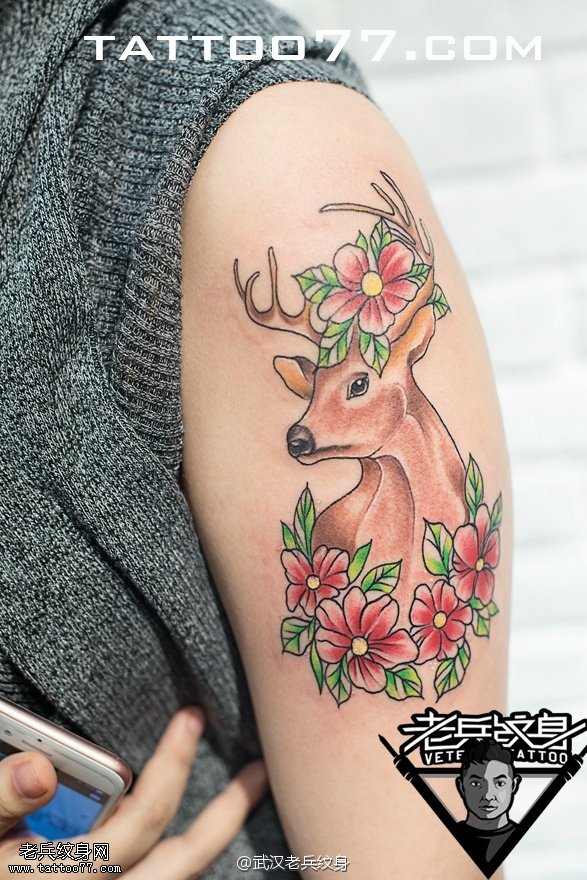 武汉女纹身师打造的手臂鹿纹身图案作品