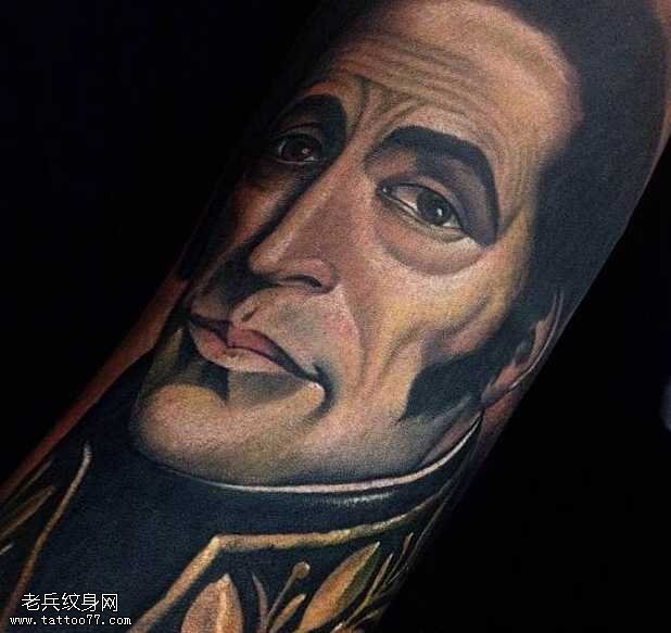 手臂逼真的人物写真纹身图案