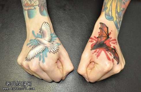 左手雄鹰右手蝙蝠纹身图案
